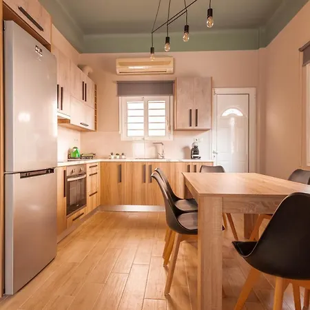 Shining Star, A Kalamatastay