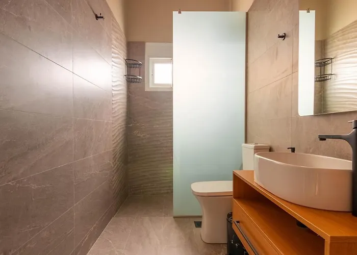 Shining Star, A Kalamatastay * Kalamata