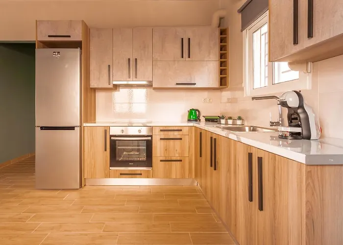 Shining Star, A Kalamatastay * Kalamata