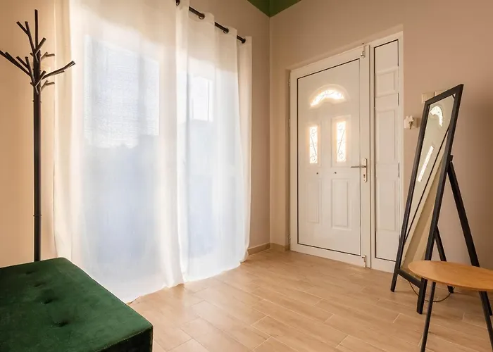 Shining Star, A Kalamatastay *